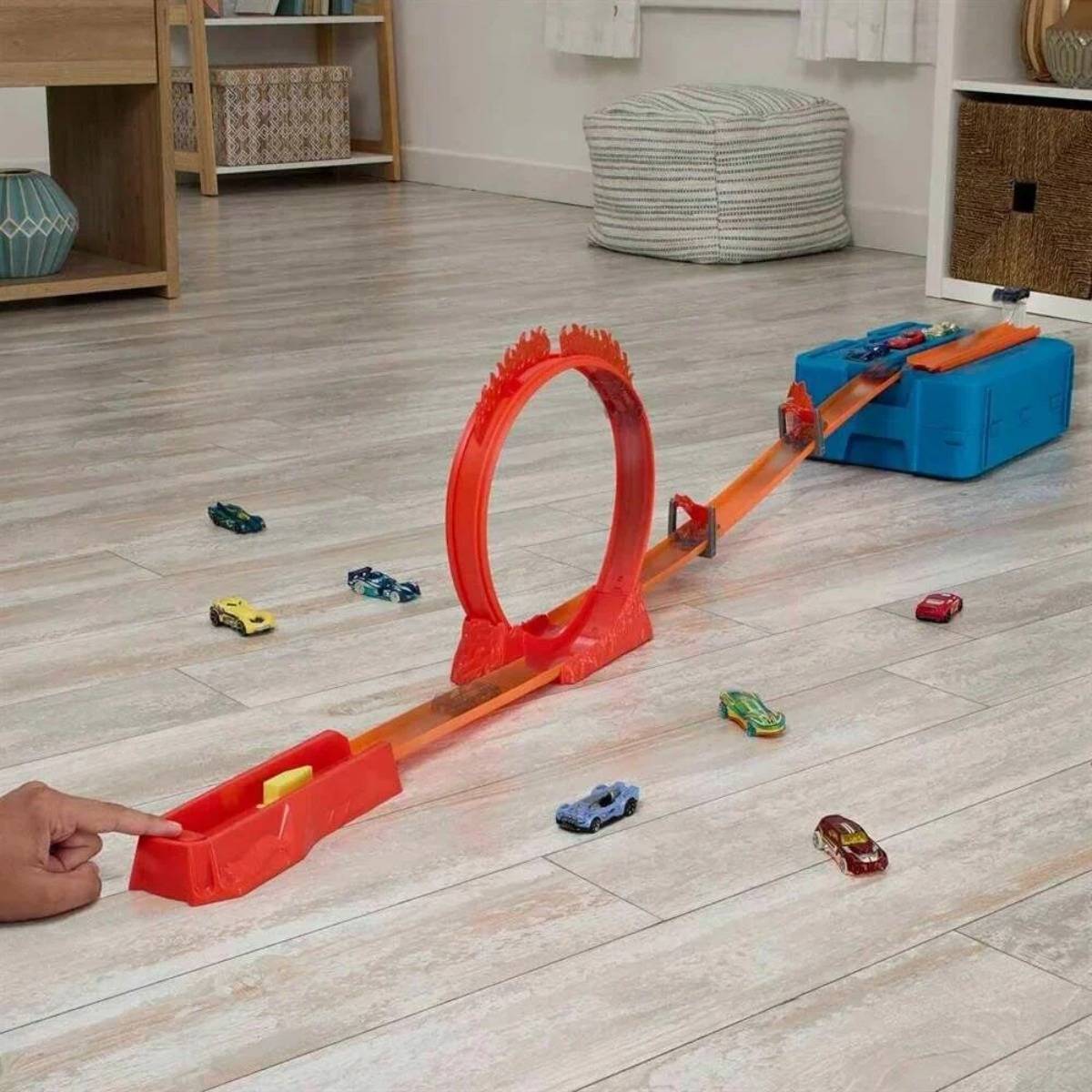 Hot Wheels Track Builder Alev Temalı Akrobasi Seti