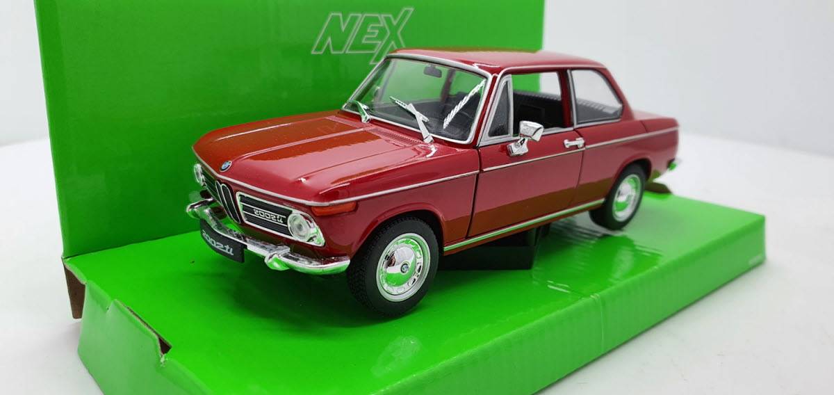 Welly 1:24 BMW 2002 TI Model Araba