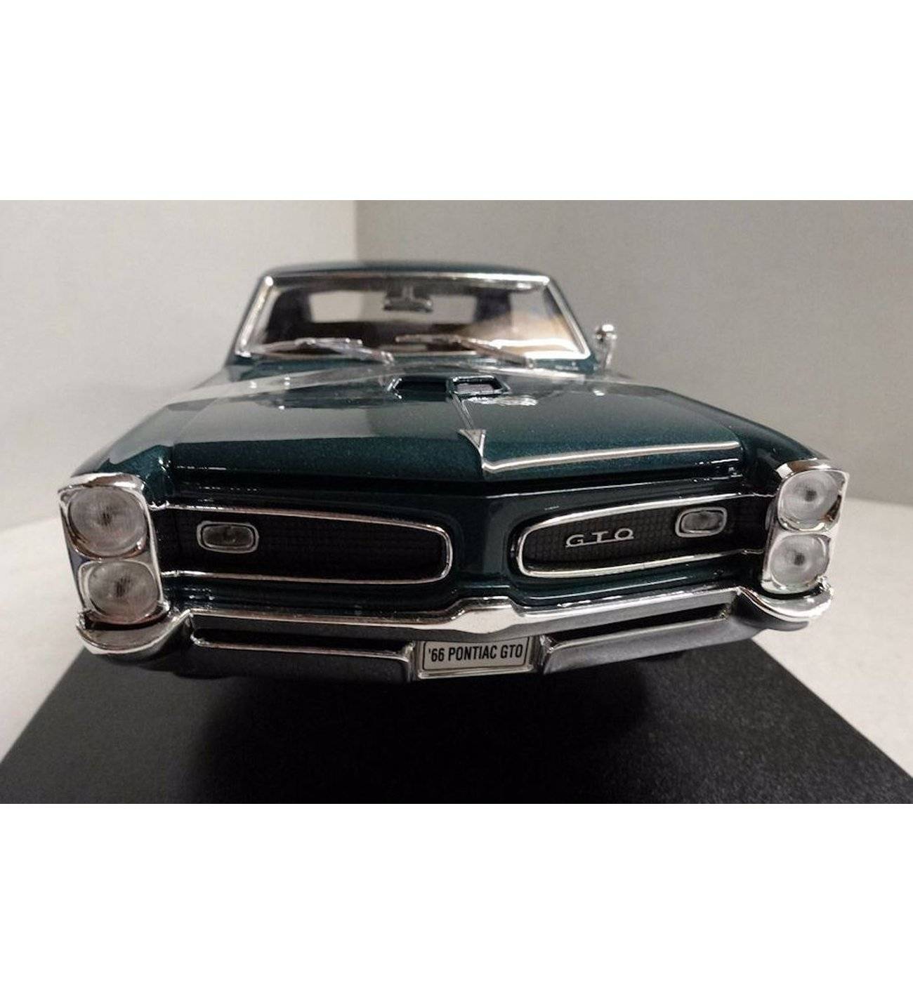 Welly 1:18 1966 Pontiac GTO Model Araba