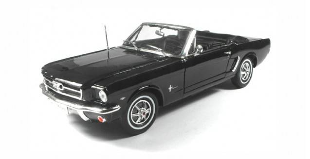 Welly 1:18 Ford Mustang Convertible Model Araba